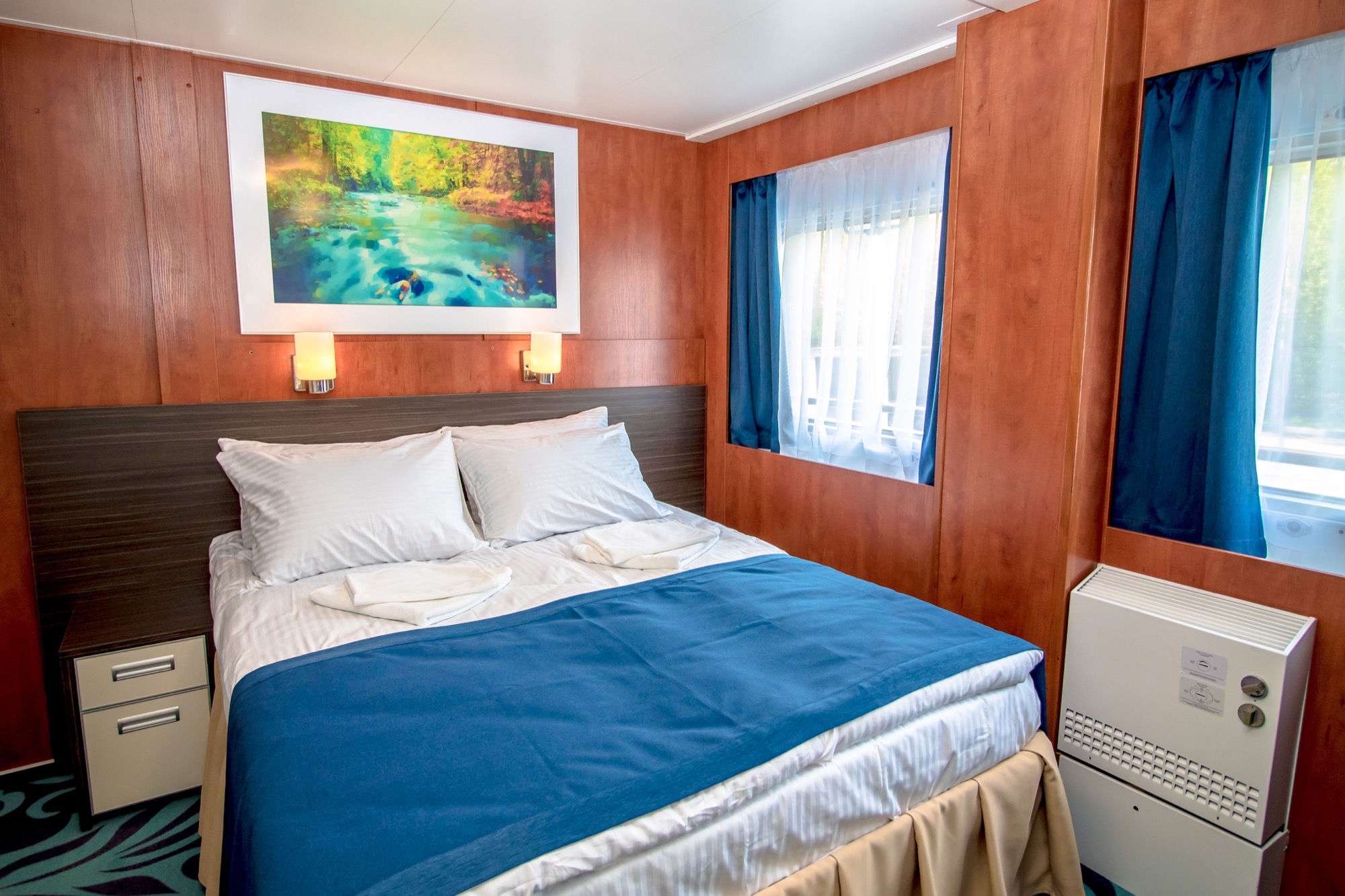 CroisiEurope MS Kronstadt Suite 2.jpg